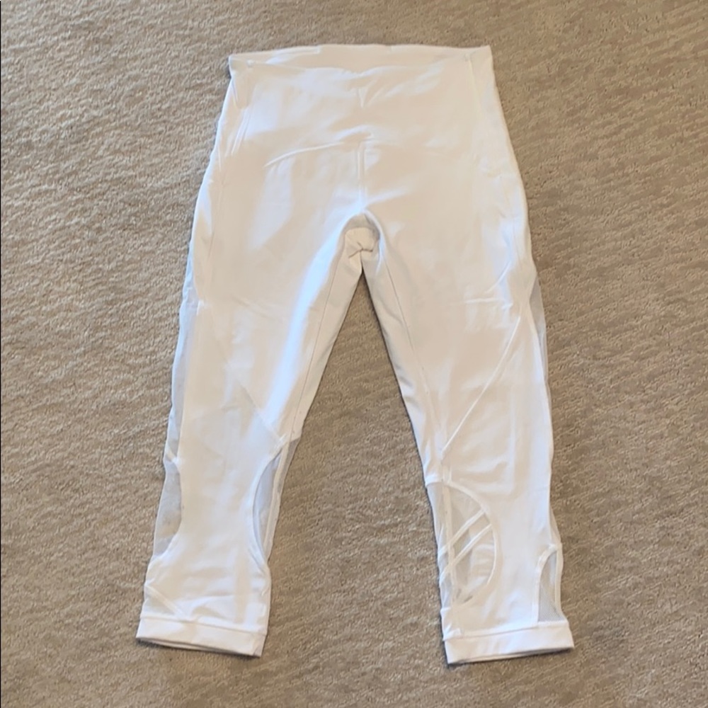 White lululemon crop pants